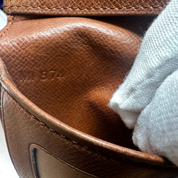 EUC Louis Vuitton Monogram Bifold Wallet - Picture 9 of 9